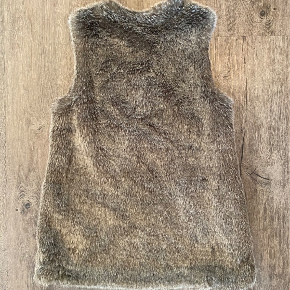 Aritzia Talula Park Slope Faux Fur Vest Size XS Brown - Picture 13 of 13